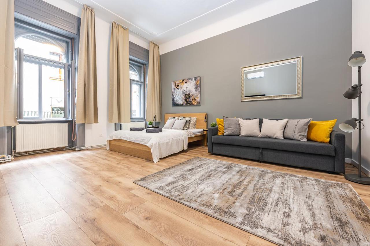 Deluxe Kazincy Apartment In The Heart Of 布达佩斯 外观 照片