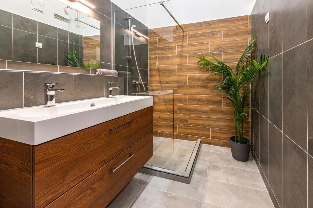 Deluxe Kazincy Apartment In The Heart Of 布达佩斯 外观 照片