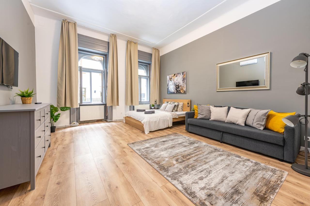 Deluxe Kazincy Apartment In The Heart Of 布达佩斯 外观 照片